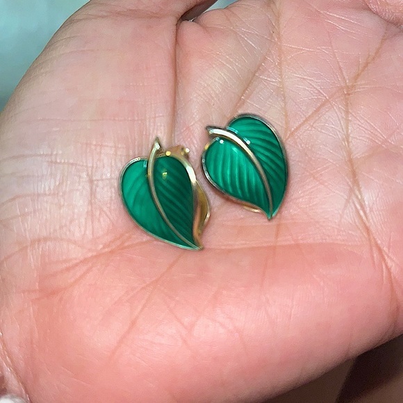 Jewelry - REAL SILVER 925 Silver Green Leaves Gold Setting Clip On Earrings